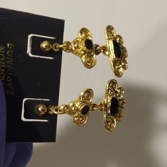 Women's Stylish Gold-tone Designed Green Color Stone Drop Dangle Earrings,1.5" - Picture 5 of 5